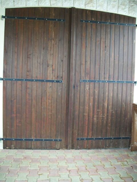 porte de garage deux vantaux en pin 300 Chadurie (16)