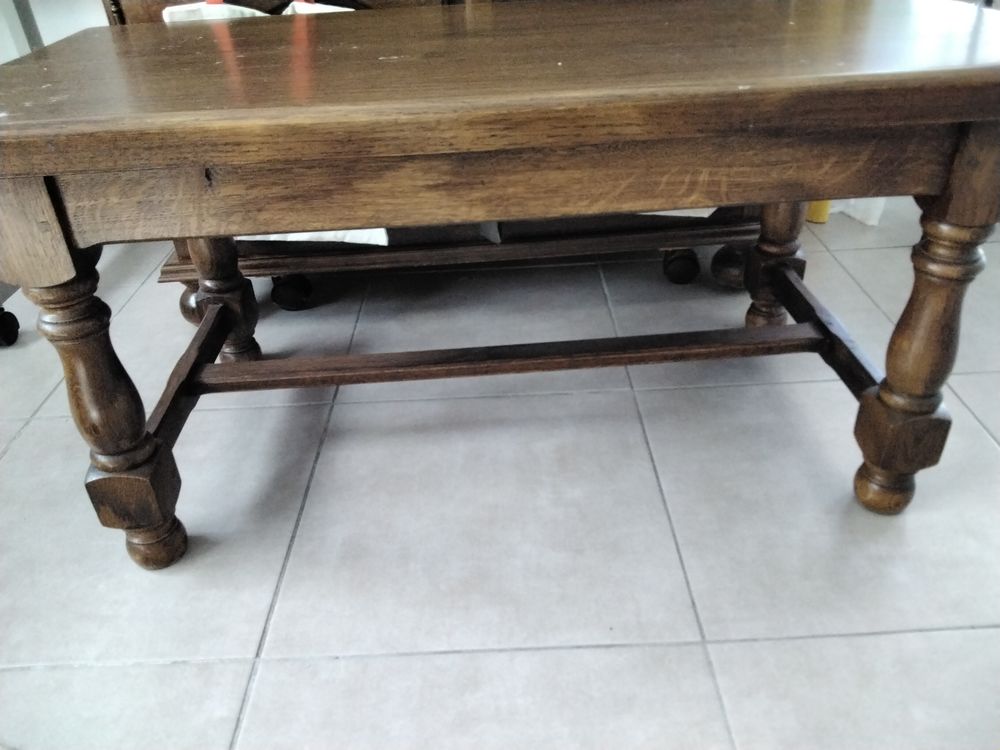 Table basse en ch&ecirc;ne 
Meubles