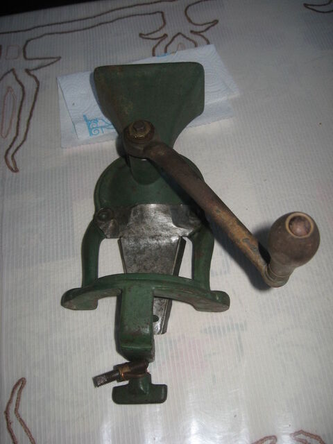 ancien moulin à céréales en fonte 55 Racquinghem (62)
