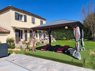  Villa � vendre 7 pi�ces 148 m� Eygui�res