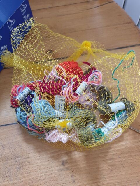 Echeveaux de coton � broder 5 Mouxy (73)