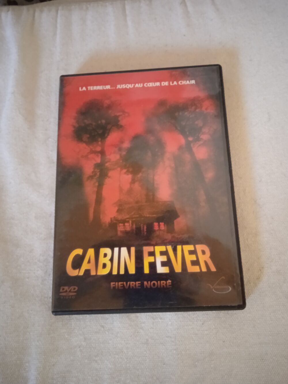 DVD Cabin fever
2005
Excellent &eacute;tat
En Fran&ccedil;ais
Multi lan DVD et blu-ray