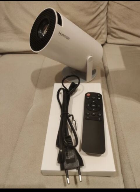 Projecteur 4K Neuf : Votre Cinéma Privé à Domicile 90 Rouen (76)