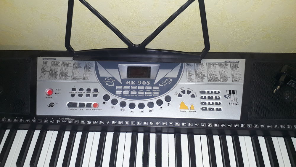 Synth&eacute;tiseur Mk 908
Instruments de musique