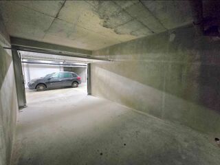  Parking / Garage � louer 19 m� Saint-andr�-de-la-roche