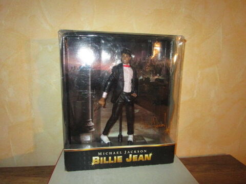 VIELLE FIGURINE MICHAEL JACKSON  BILLIE JEAN  LOT BLM5F 55 Villepinte (93)