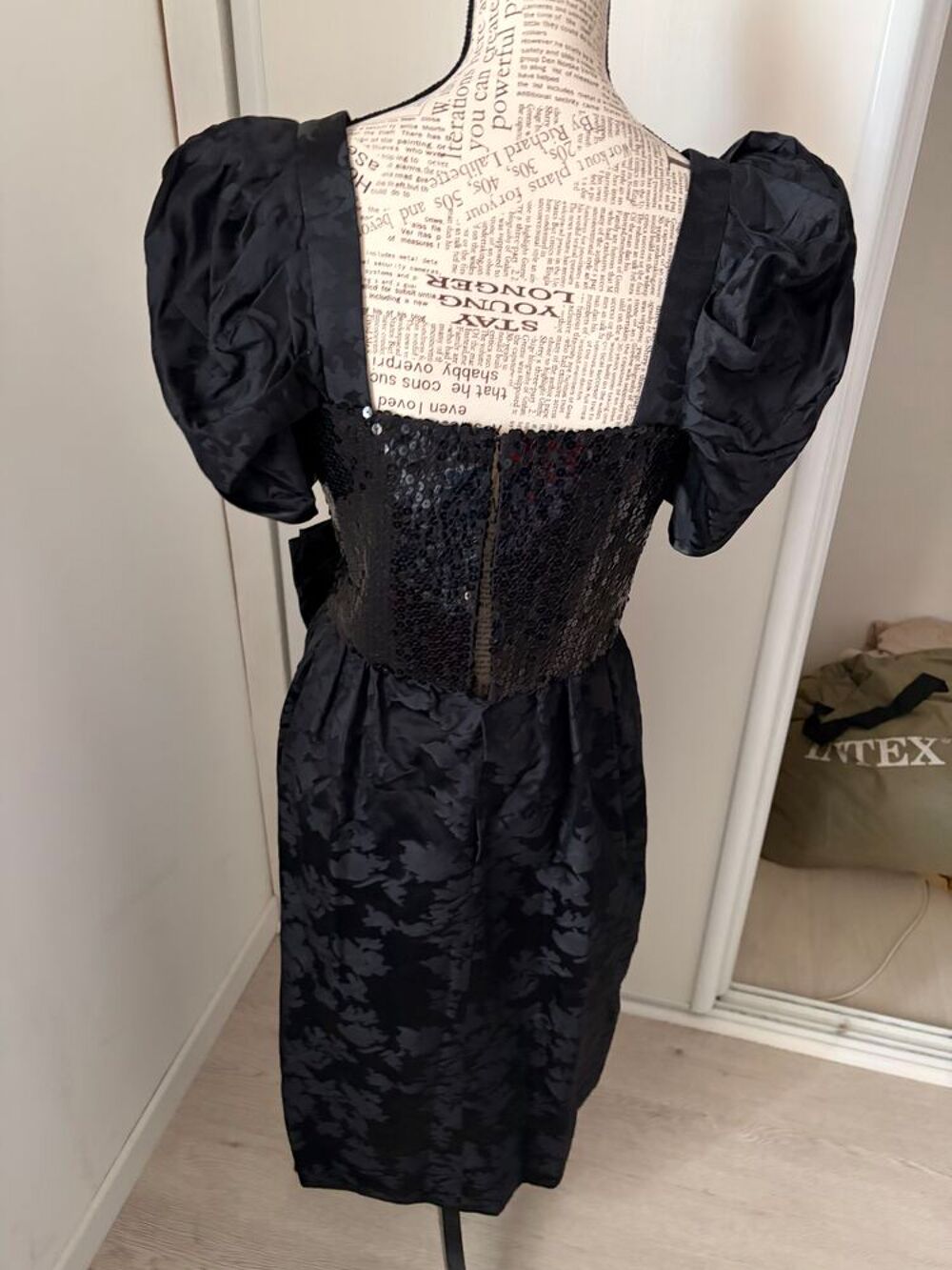 Robe de cocktail vintage 80s CSandra Paris ? Noir sequins Vêtements