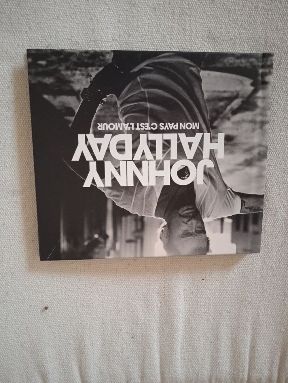 CD Johnny Hallyday
Mon pays c'est l'amour
2018
Excellent CD et vinyles