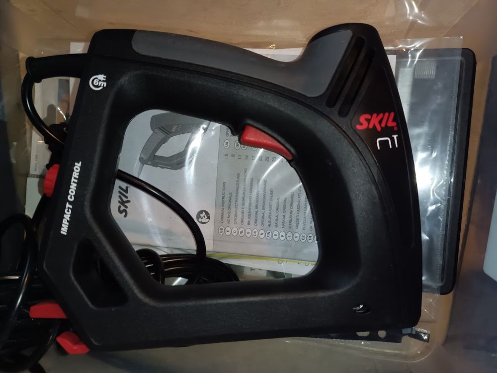 Agrafeuse 220v SKIL 8200 Bricolage