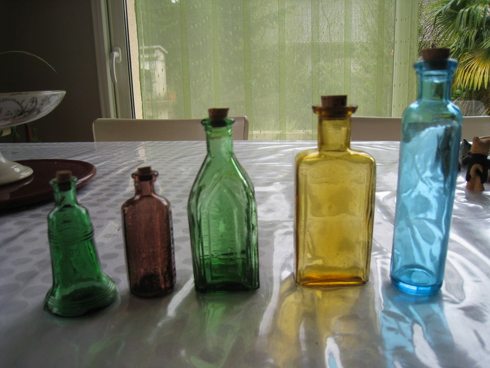 Lot de 5 petites bouteilles d&eacute;coratives Décoration