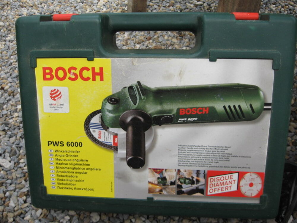 Scie circulaire Bosch sur table avec accessoires Bricolage