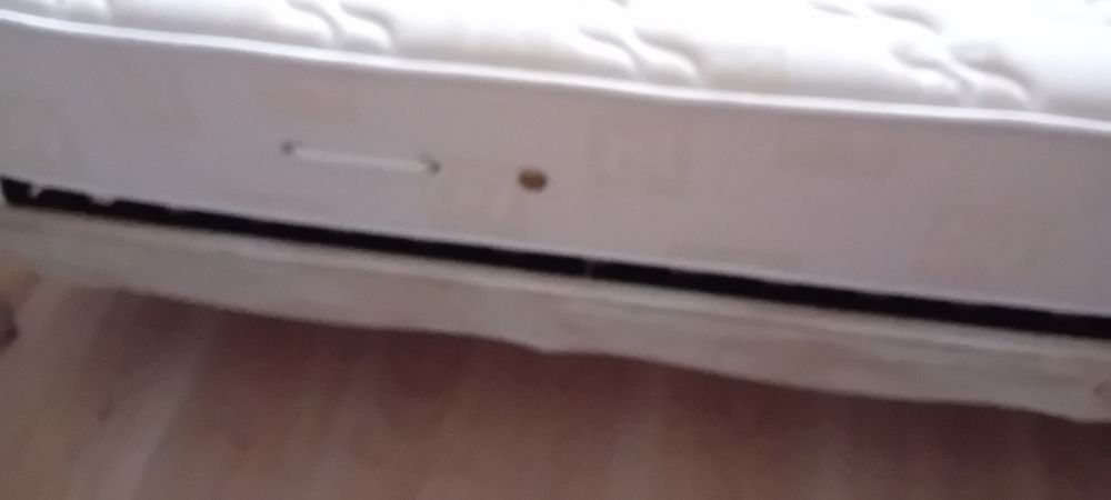 Lit 1 place et son chevet Meubles