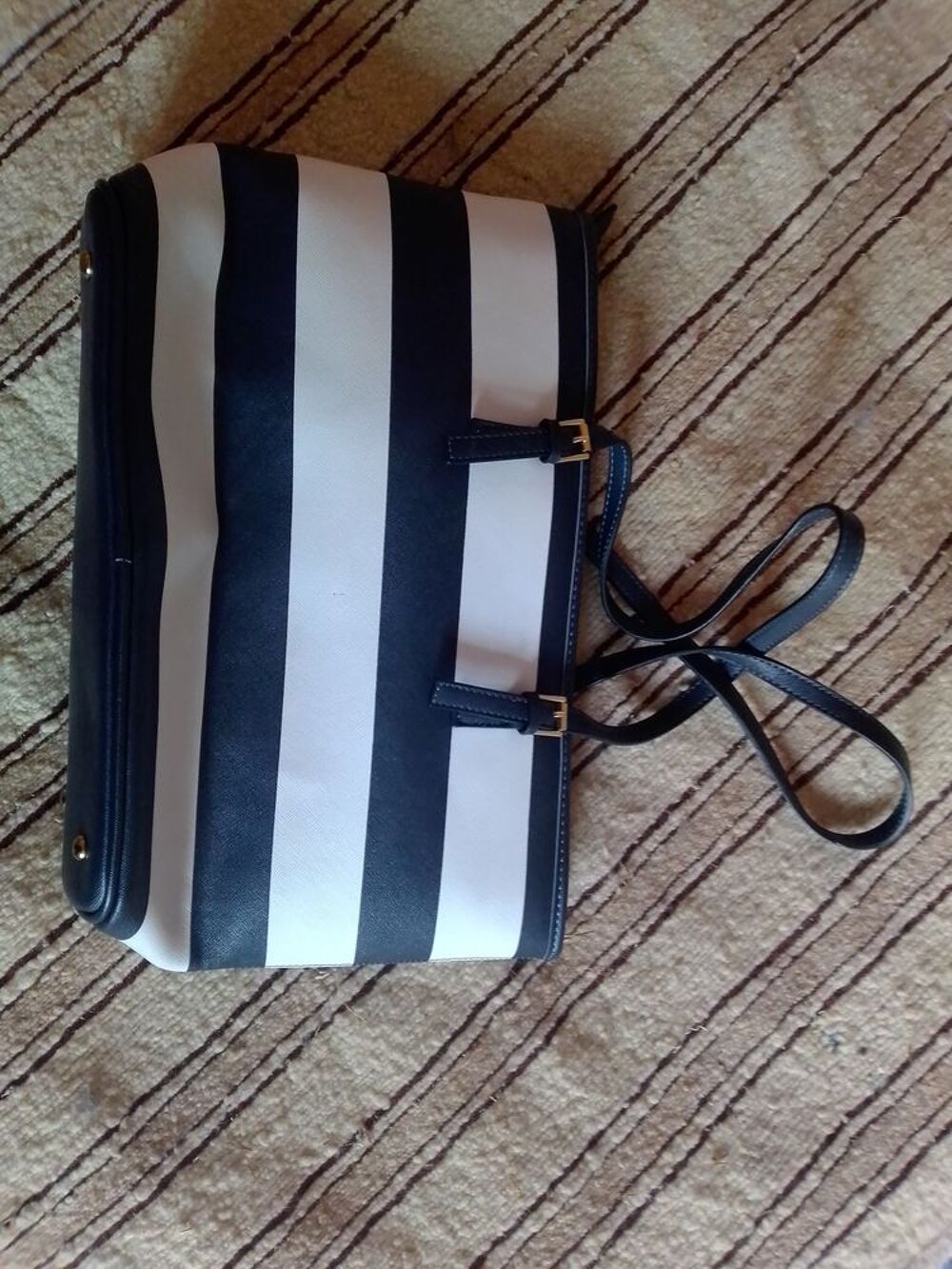 Sac MIKAEL KORS, neuf, jamais utilis&eacute;. Maroquinerie