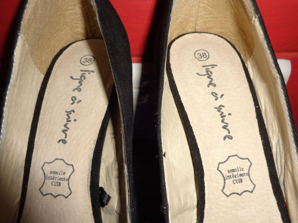 Escarpins en croute de cuir. Chaussures