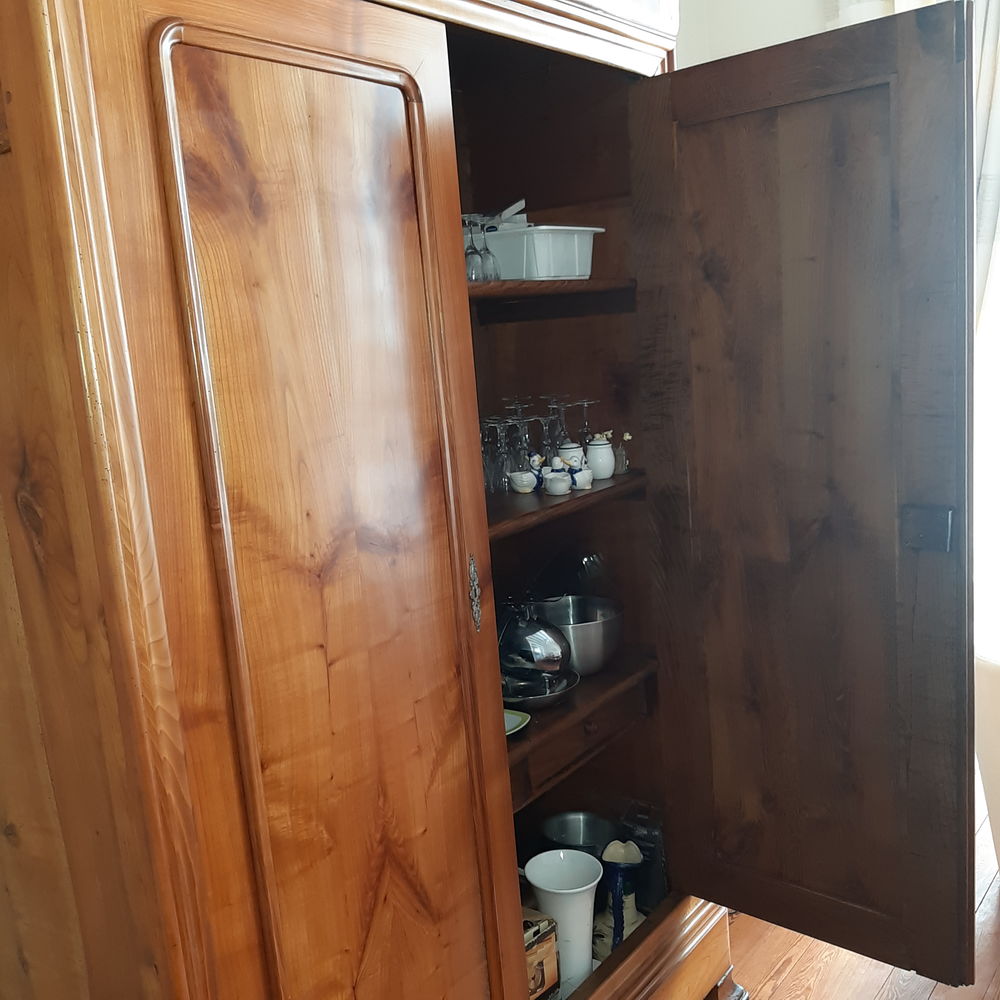 Armoire genre Louis Philippe Meubles