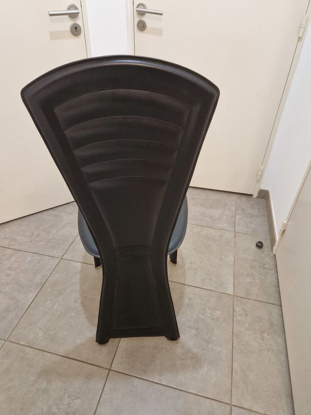4 Chaises en cuir Meubles