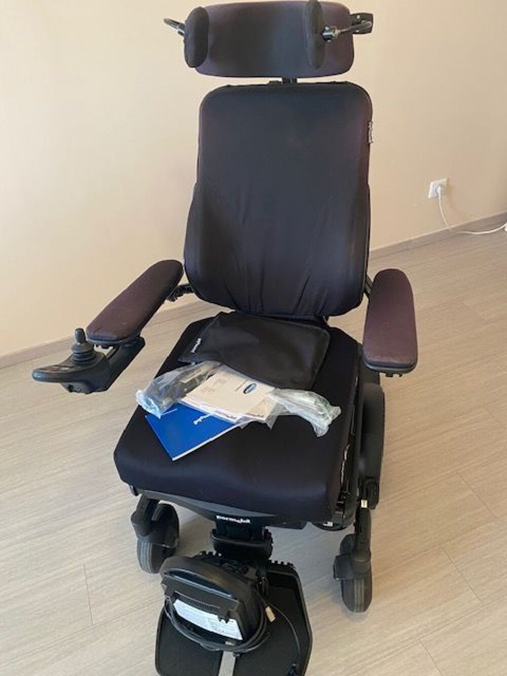 AV fauteuil roulant &eacute;lectrique enfant ou adulte Sports