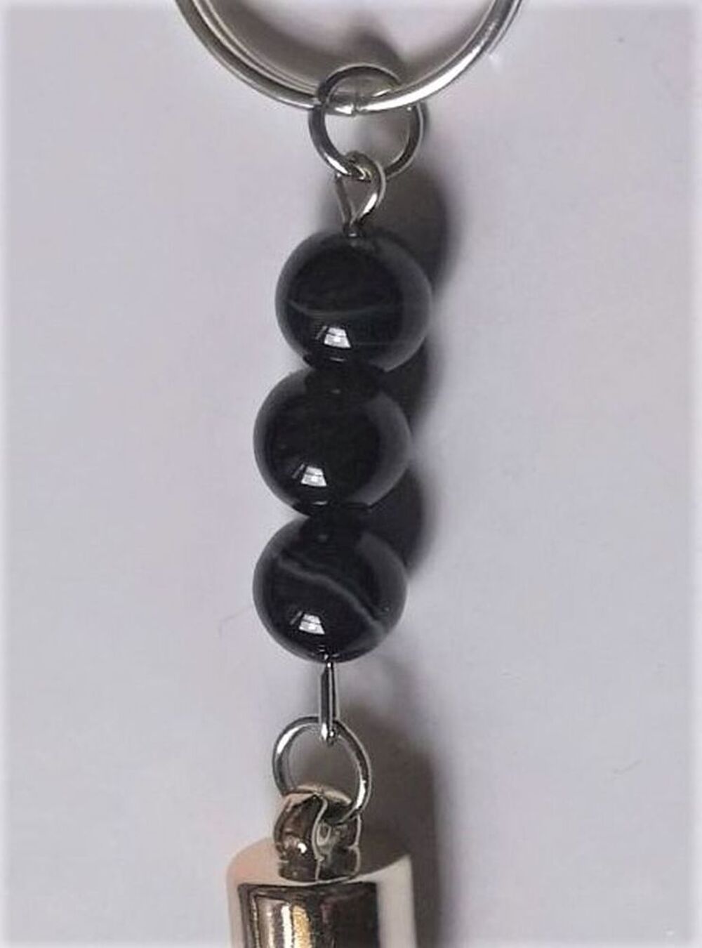Porte cl&eacute; Grand pompon cuir Noir et perles Tourmaline Maroquinerie