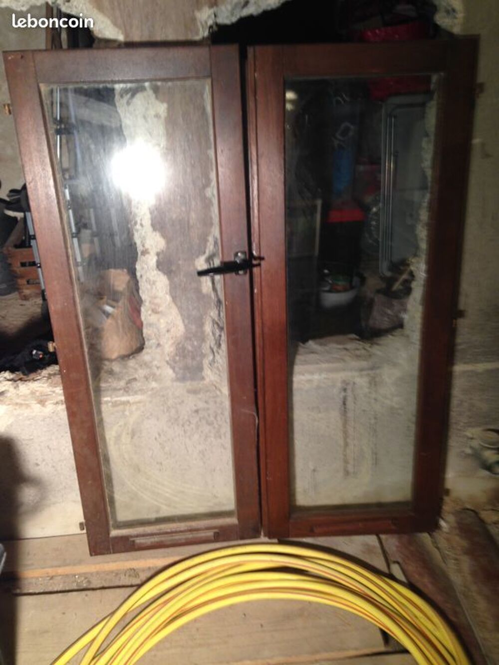 2 PAIRES FENETRES BOIS Meubles