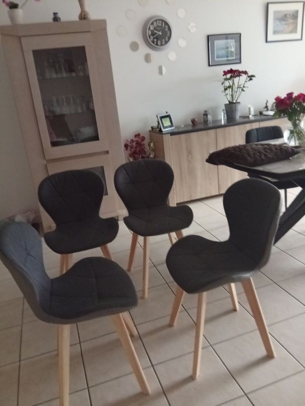 Chaises 
Meubles