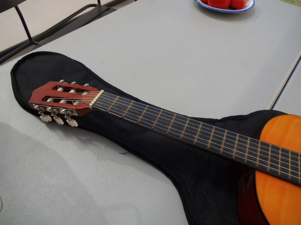BELLE GUITARE TEL / 0627473514 Instruments de musique