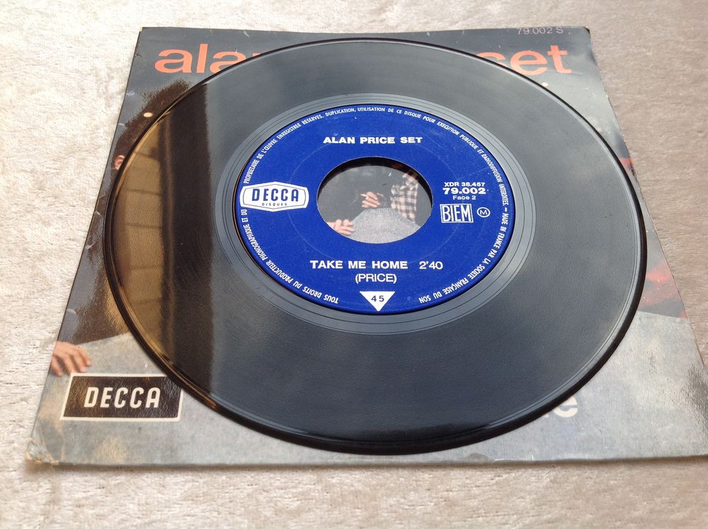 ALAN PRICE SET 45 TOURS HI-LILI-HI-LO Envoi possible
CD et vinyles