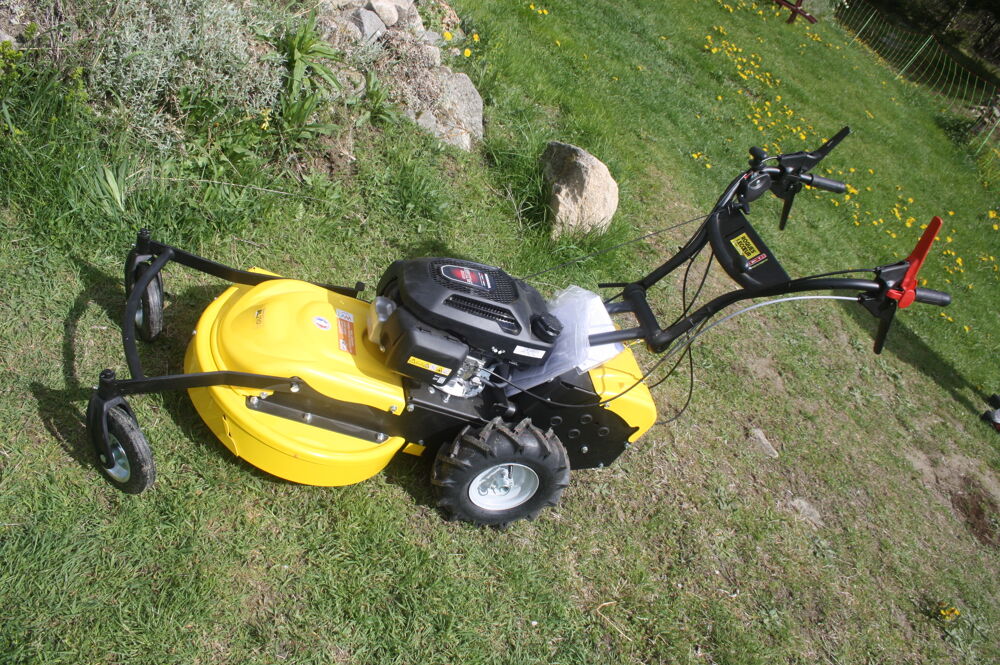 Debroussailleuse Pro 4 roues ROQUES LECOEUR totalement NEUVE Jardin
