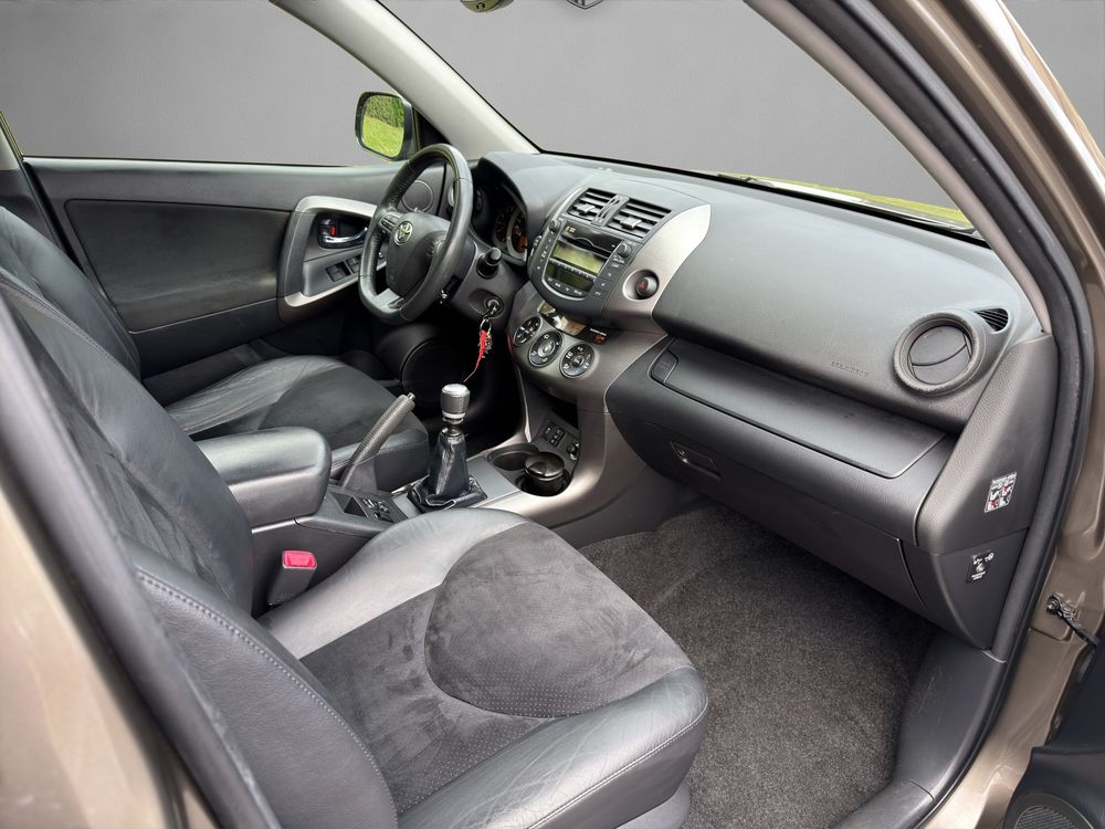RAV 4 RAV4 150 D-4D 4WD Lounge 2010 occasion 93390 Clichy-sous-Bois