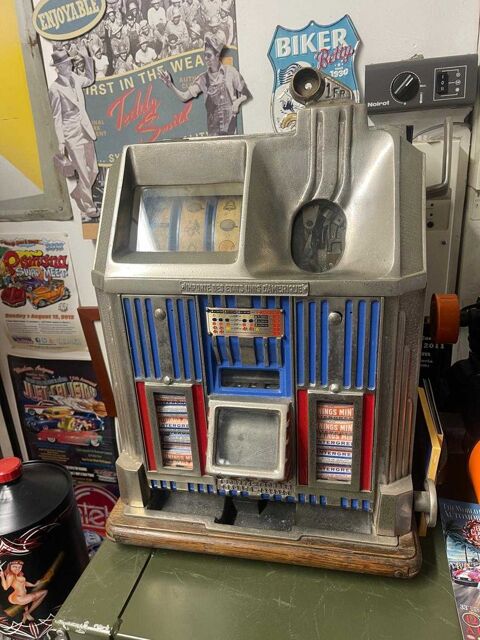 Ancienne machine �  sous  JENNINGS DUCHESS   1500 Acy-en-Multien (60)