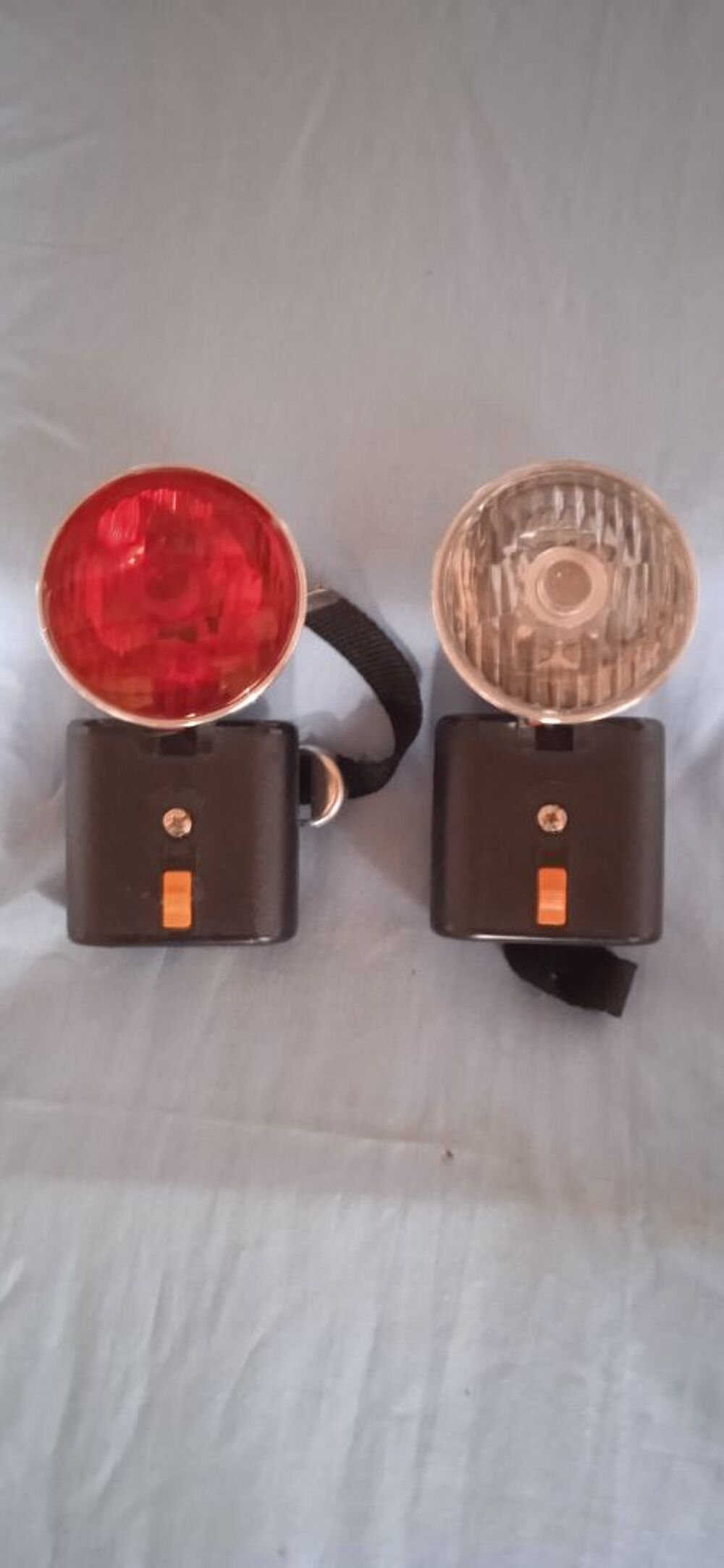 2 lampes avant et arri&egrave;re &agrave; pile ronde r20 grande dur&eacute; Vélos