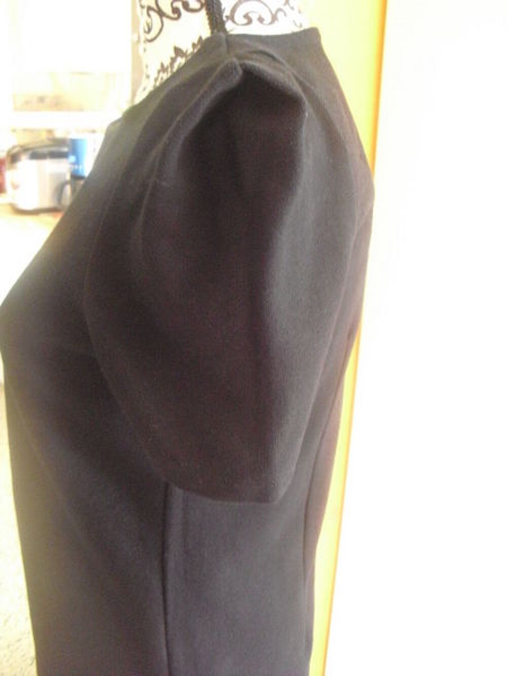 TOP NOIR tissus &eacute;pais NEUF ZARA TAILLE M Vêtements