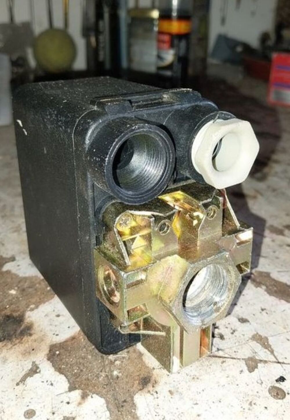 Pressostat pour pompe arrosage Bricolage