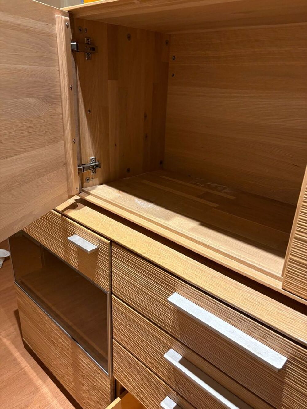 Meuble mural en bois avec deux rangements, solide et de tr&egrave;s Meubles