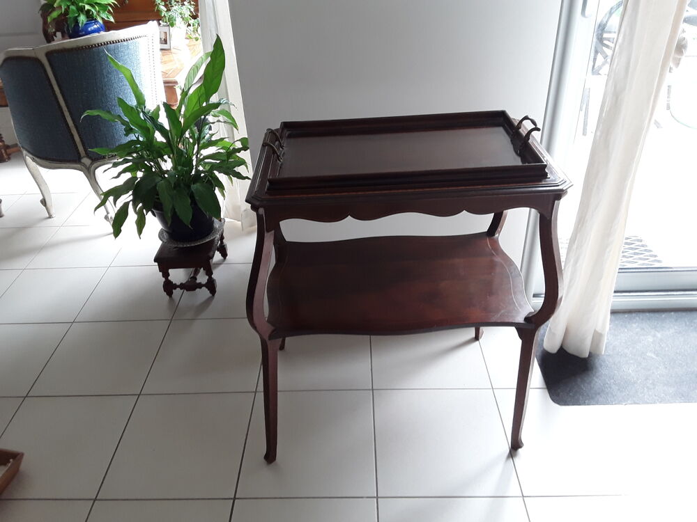 Petite table en bois Meubles