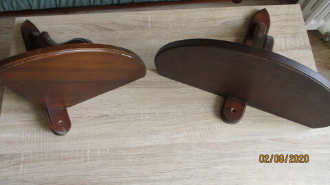 Lot 2 Etagères Angles Bois + Supports. 20 Le Vernois (39)