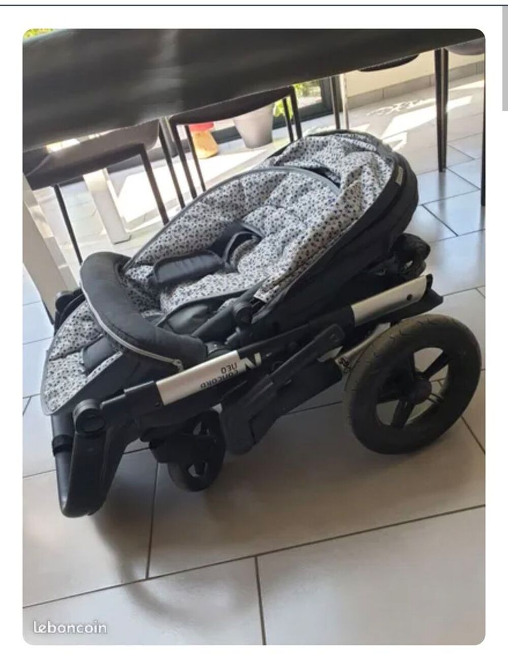 Trio poussette, si&egrave;ge auto, nacelle avec socle ISOFIX Puériculture