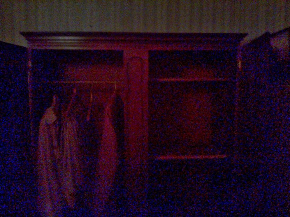 armoire ch&ecirc;ne fonc&eacute; tr&egrave;s bon &eacute;tat Meubles