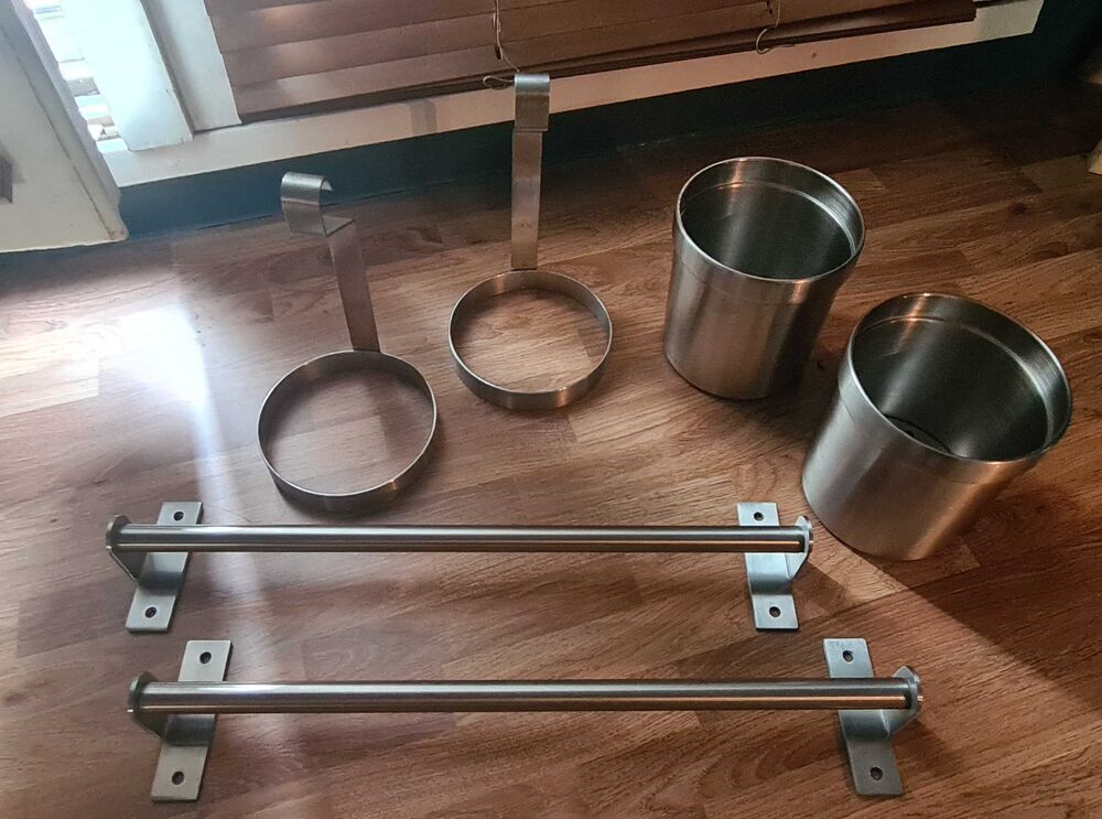 2 barres avec supports et pots pour cuisine ou salle de bain Décoration