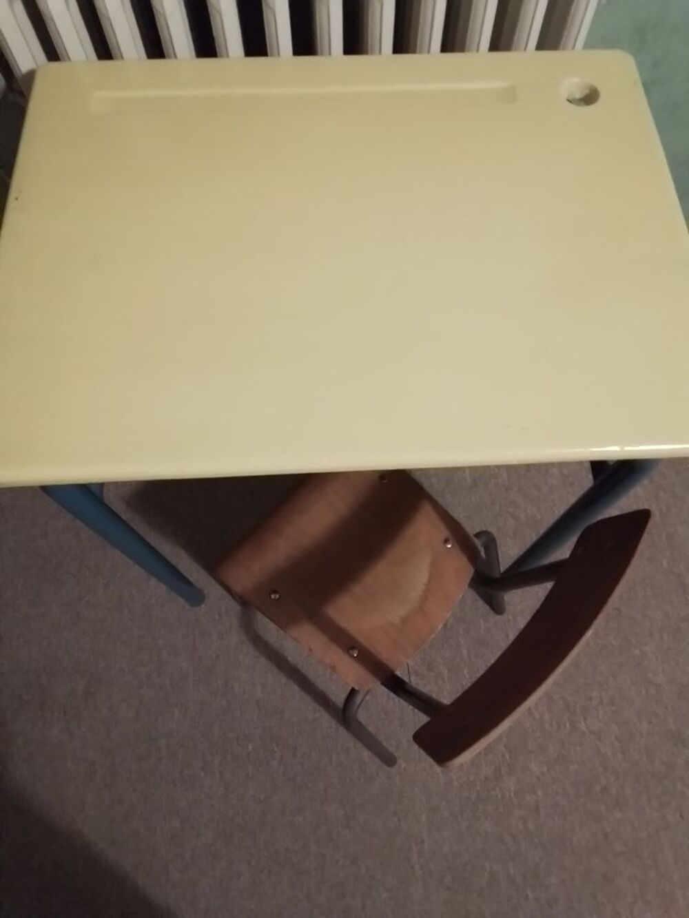 bureau &eacute;colier avec sa petite chaise Mobilier enfants