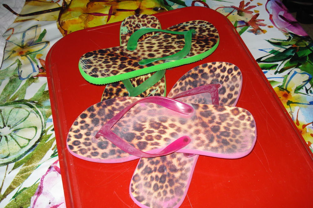 2 paire de tongs Chaussures