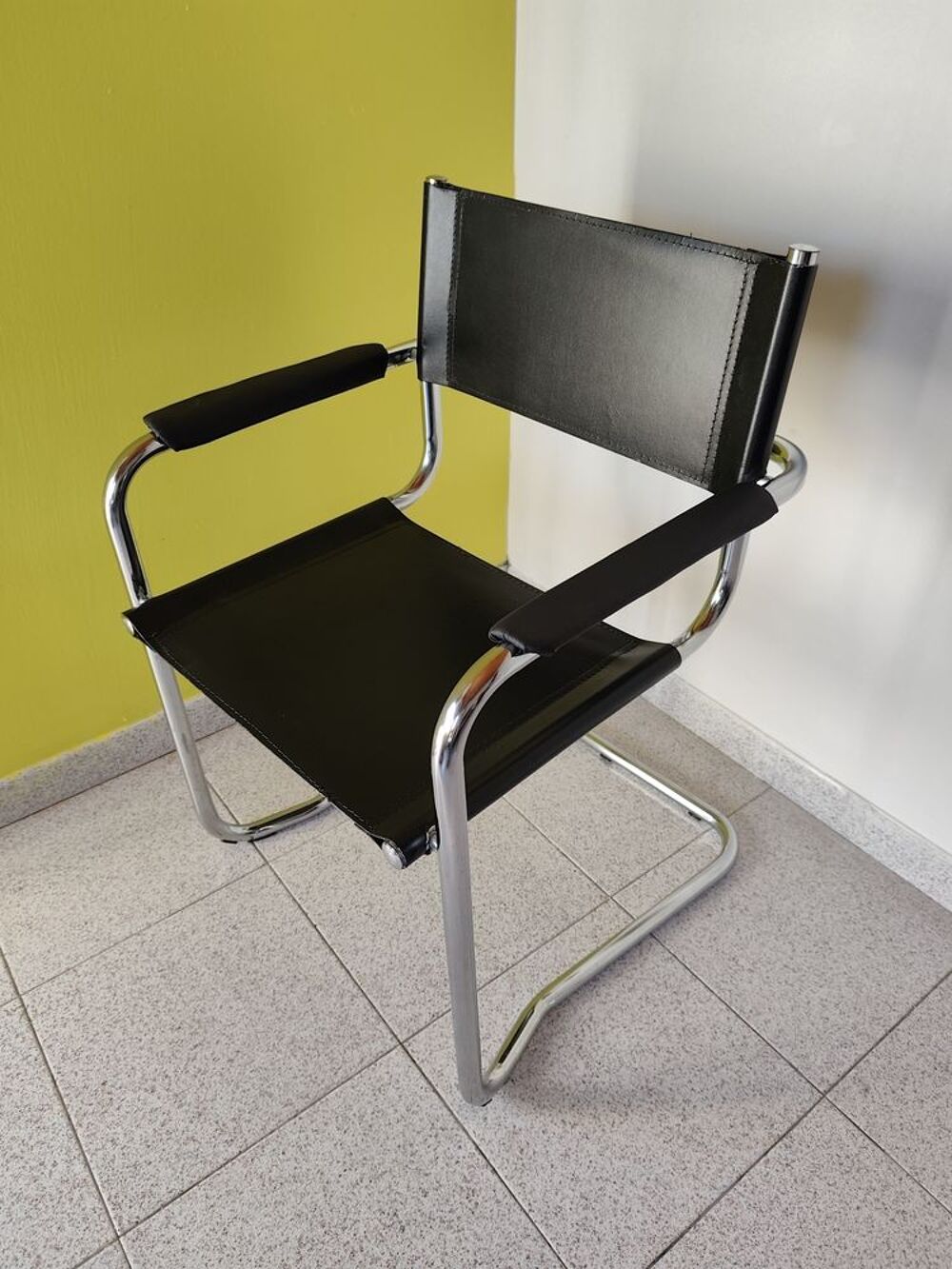 Fauteuil cantilever style Mart Stam Meubles