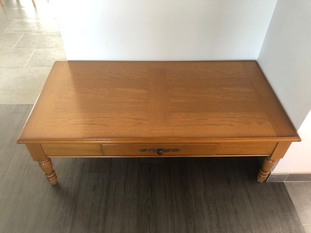 Table basse
Meubles