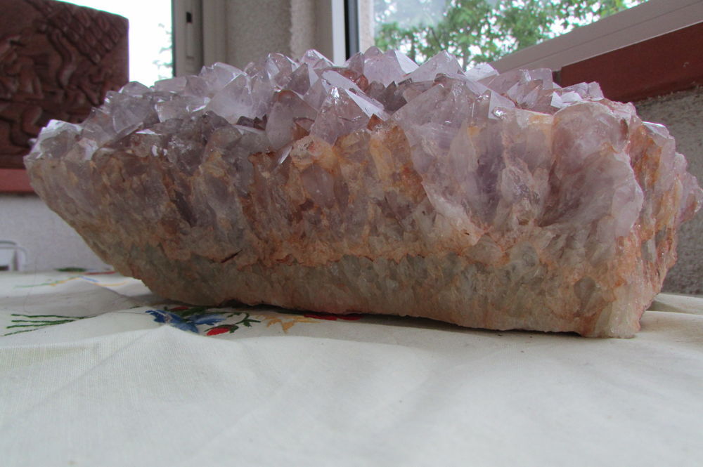 Grosse G&eacute;ode de Madagascar , Am&eacute;thyste de 8,5 kg Bijoux et montres