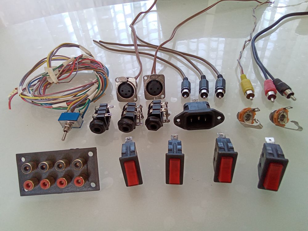 Jack, RCA, Potentiom&egrave;tres, prise PL4 etc... Instruments de musique