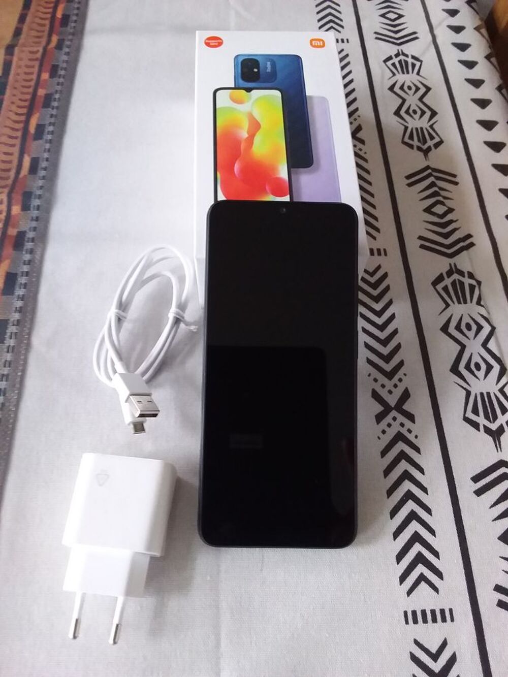 Smartphone redmi 12C noir 128 GO neuf jamais servi Téléphones et tablettes