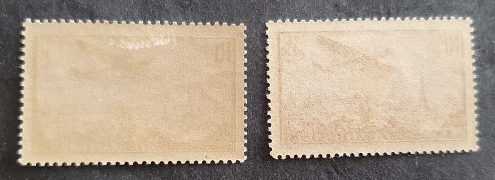 PA12 et PA13 Timbres avec charni&egrave;re 