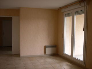  Appartement à louer 3 pièces 64 m²