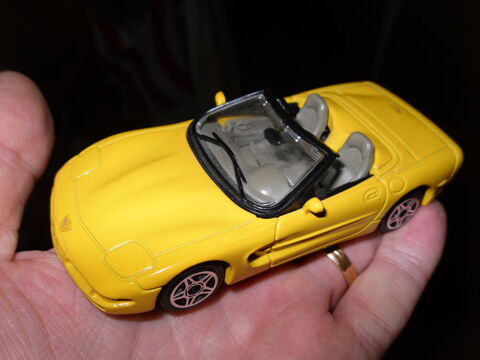 Corvette Chevrolet jaune Métal,Burago Italy 10,4cm 10 Neuville-de-Poitou (86)