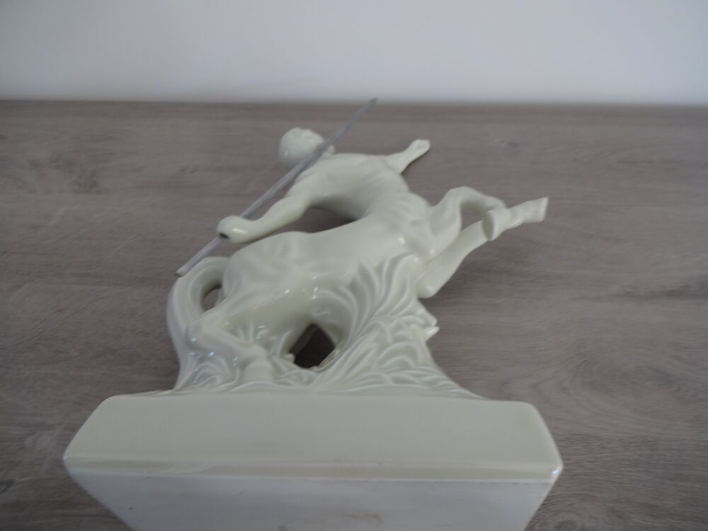 CENTAURE REMY - MARTIN EN PORCELAINE tel :0627473514
