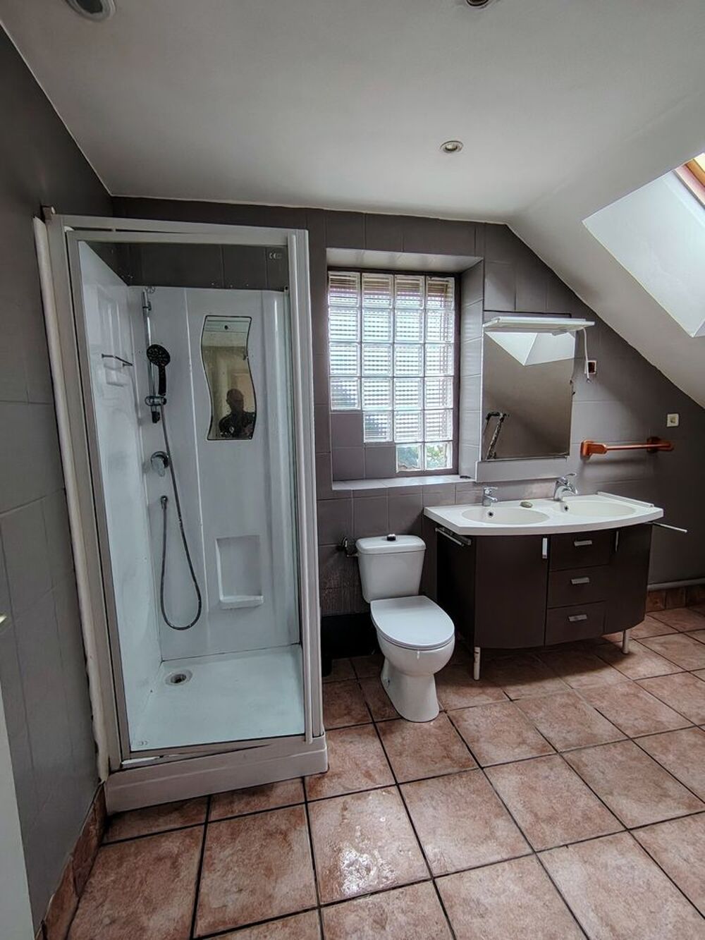   CHAMBRES PRIVEES DANS PAVILLON 131 M2  Bretagne, Lorient (56100)